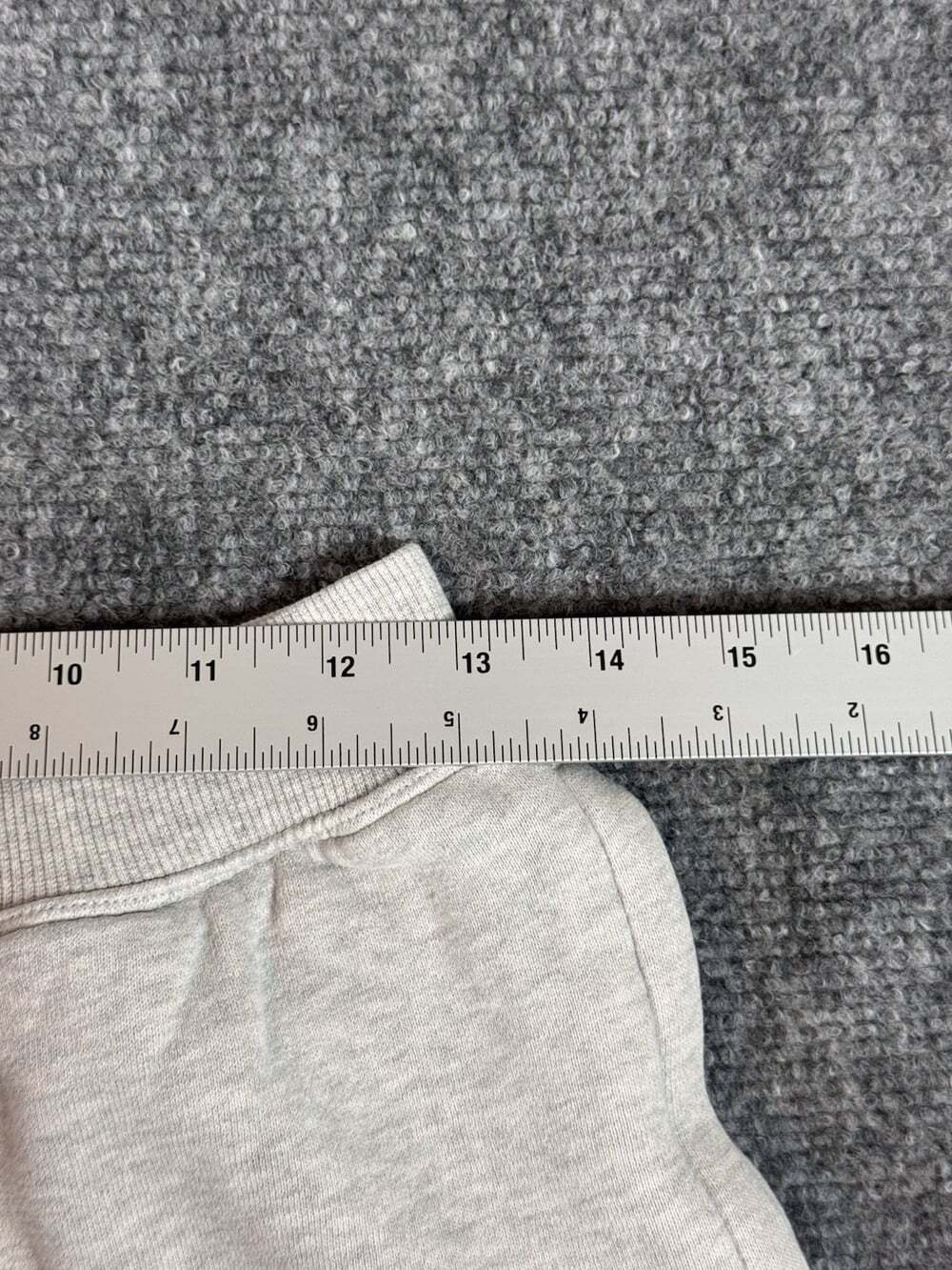 lululemon Women’s Gray Heather Knit Cotton Athletic Shorts Drawstring Size 26 - Picture 4 of 7